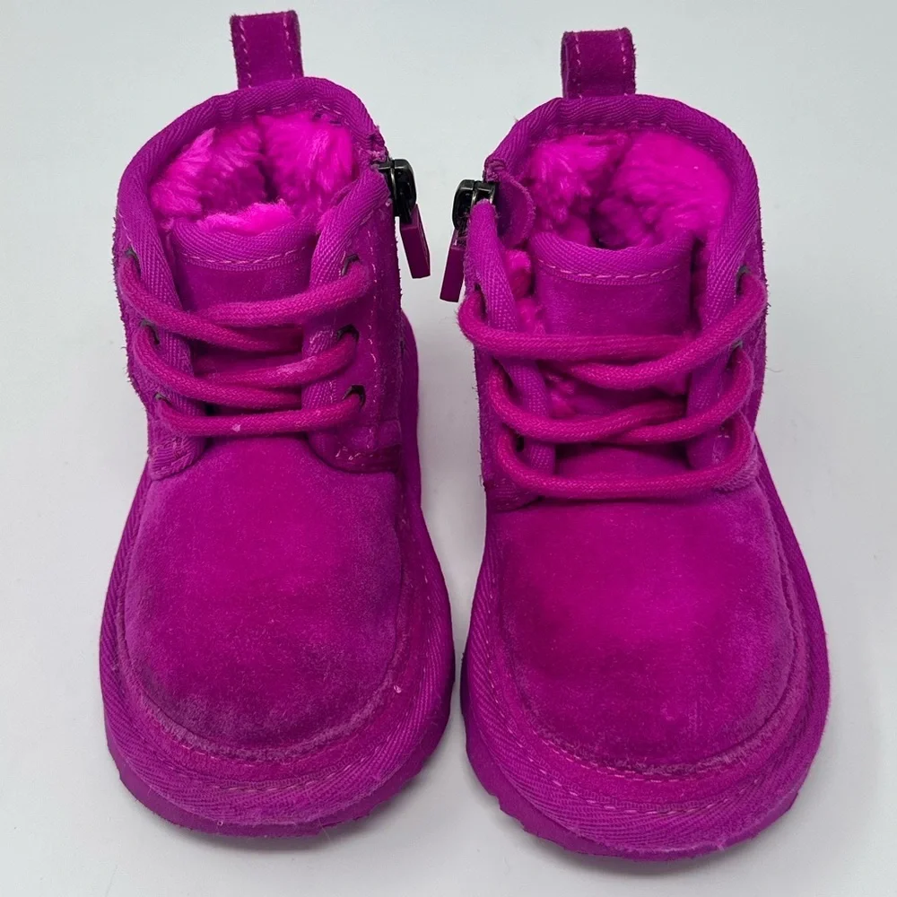 UGG Vibrant Pink Kids Boots sz.6c